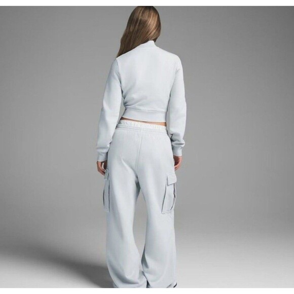 SKIMS Boyfriend Fleece Cargo Sweatpants Straight Leg Oversized Zen Blue XS NWT - Picture 5 of 7